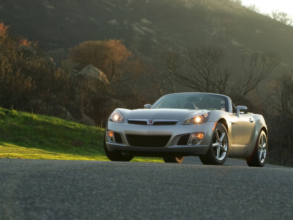 Foto: Saturn Sky Red Line Front Angle Low View (2008)