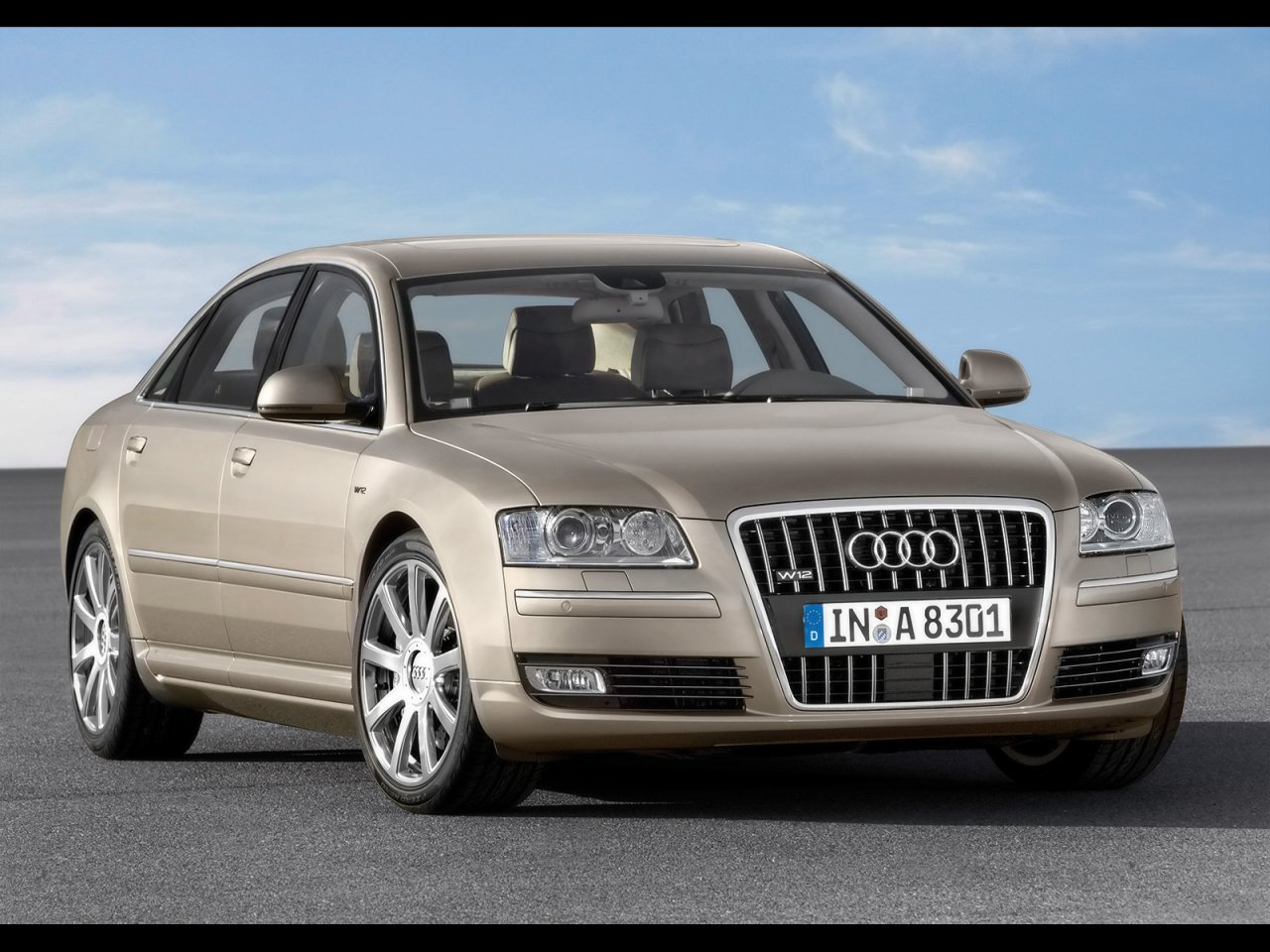 Foto: Audi A8 W12 quattro Front Angle (2008)