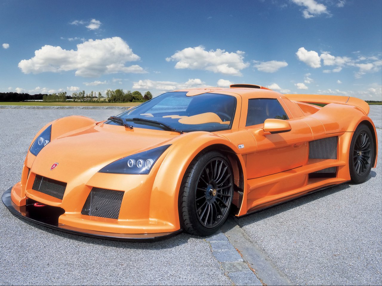 Foto: Gumpert Apollo Sport Front And Side (2007)