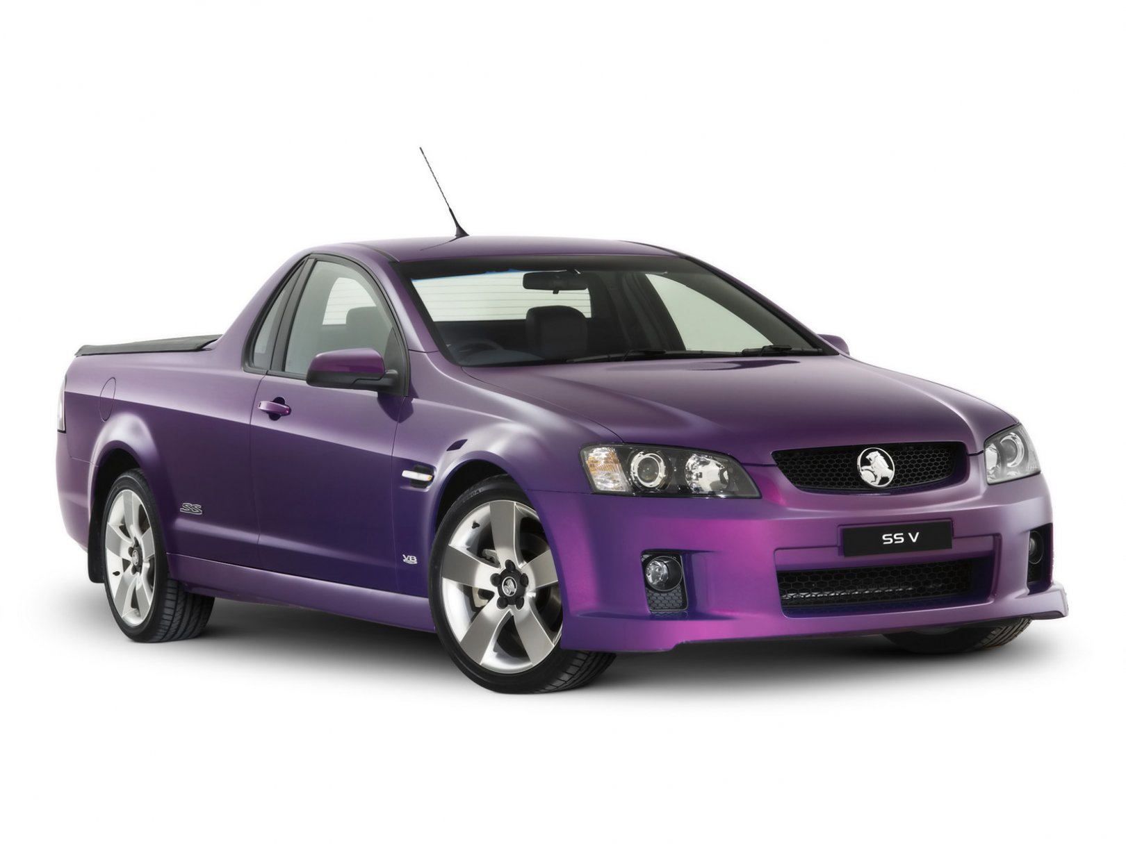 Foto: Holden VE SS V Ute Studio Front And Side Purple (2007)