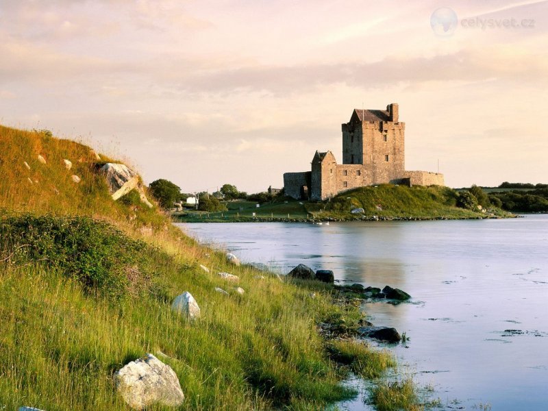 Foto: Dunguaire Castle, Kinvara, County Clare 2, Ireland