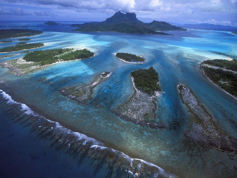 Foto: Reef Teeth Of Bora Bora Lagoon, French Polynesia