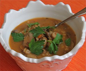 Recept online: okov polvka s houbami: okov polvka se smetanou, smaenmi houbami a paitkou