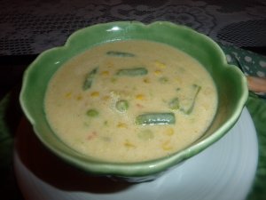 Recept online: Letn zeleninov polvka: Vychlazen letn mixovan polvka z erstv okurky, rajatov vy , papriky a koen
