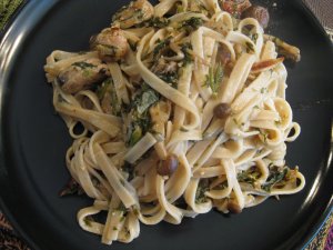 Recept online: Milnsk nudle: Tradin  italsk pokrm - tstoviny fettuccine se zeleninou, smetanou a parmeznem