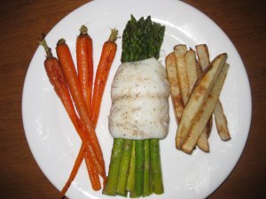 Recept online: Mosk jazyk s mrkv a sjovmi klky: Pokrm zdrav vivy vaen v pe - ryb zvitky  se zeleninou